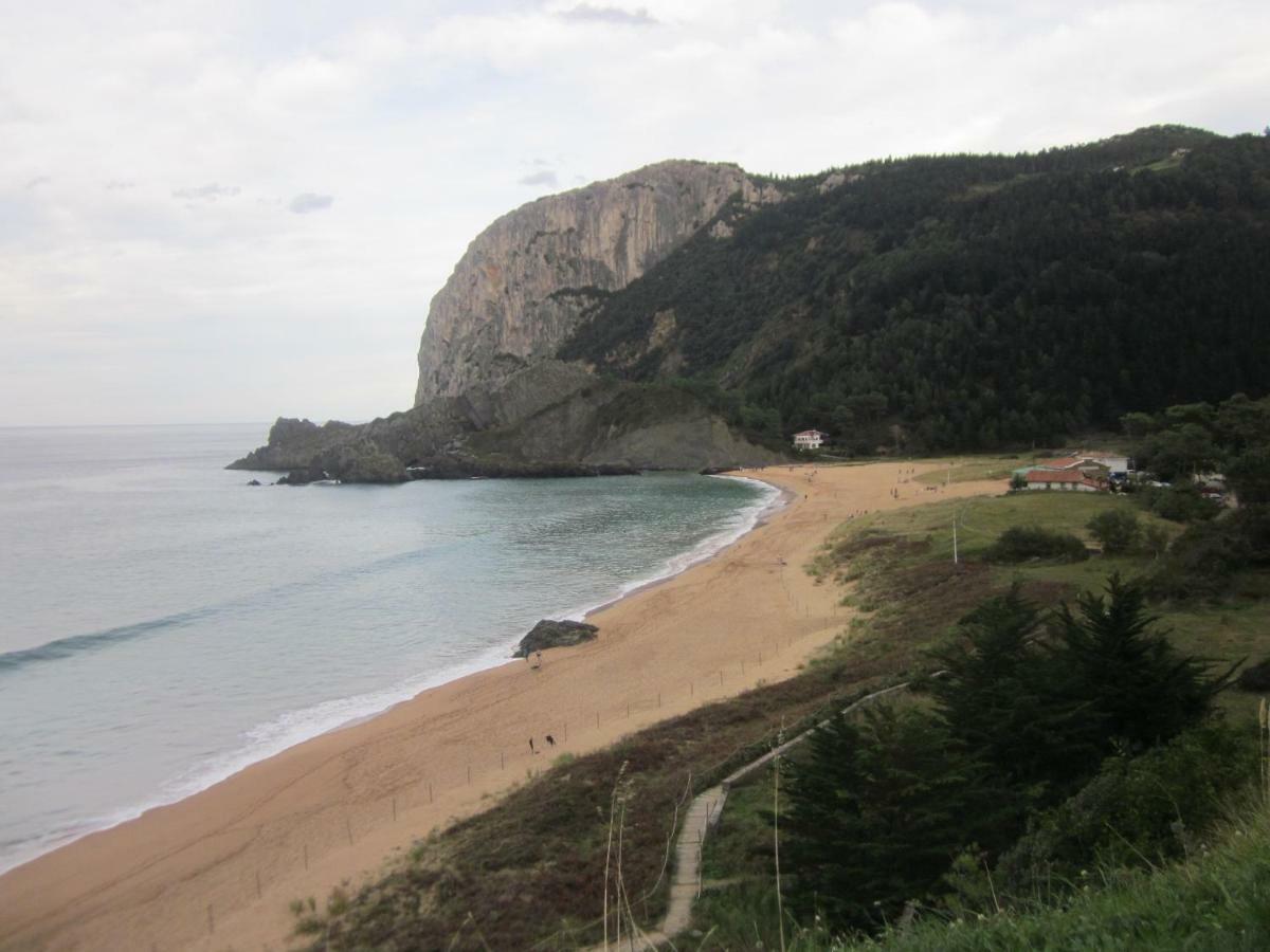 Ea Playa Montana45'Guggemhein A 200M Andando Playa Y Del Centro Pueblo Apartamento Ea Exterior foto